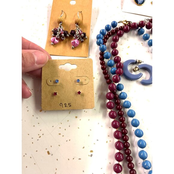 Vintage Jewelry Set Of 9 Pieces: 6 Earrings & 3 Beaded Necklaces In Maroon & Gra - Picture 3 of 9